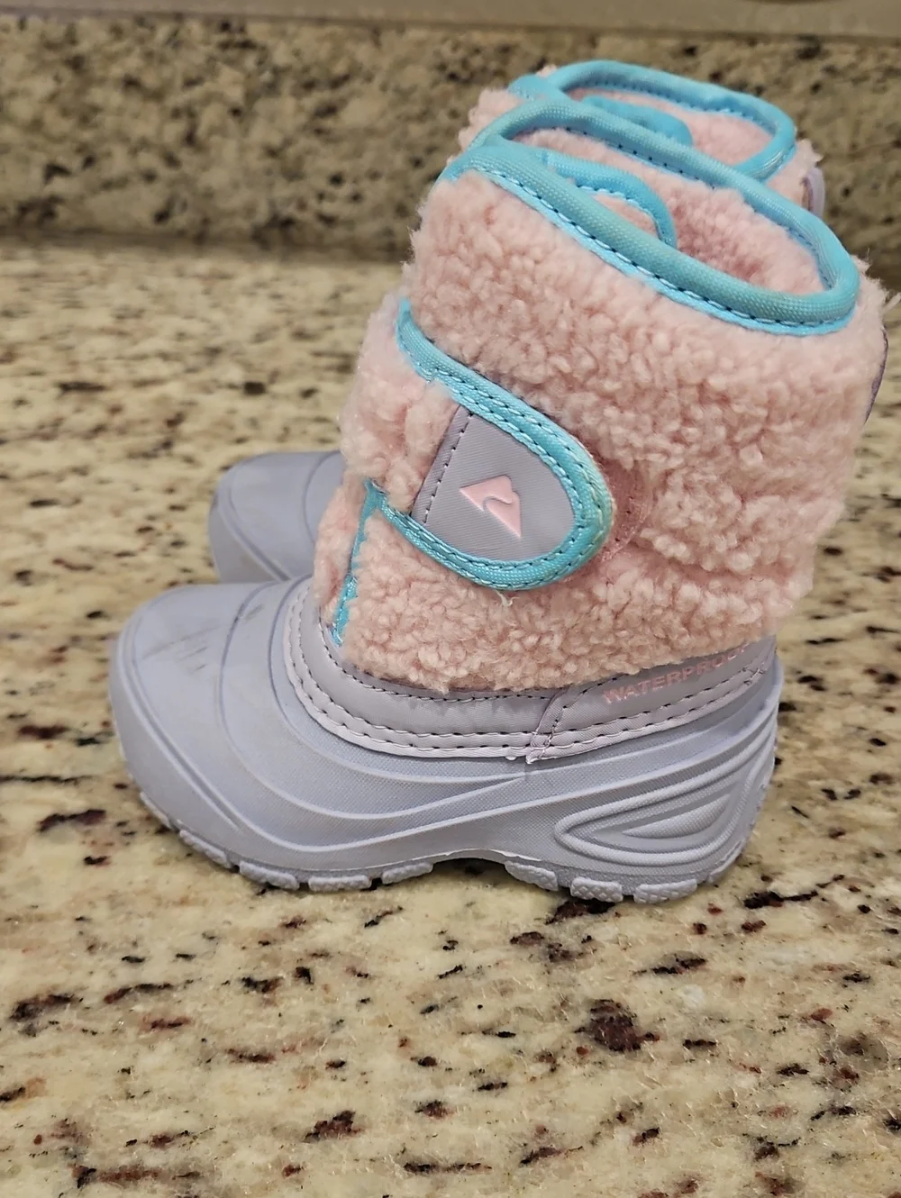 Ozark Trail Pink/Purple Sherpa Girls Winter Boots with Light Blue Trim, Size 6